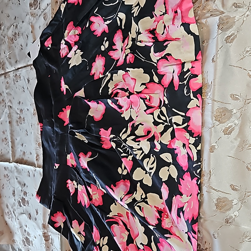 Pink/cream/black floral skirt